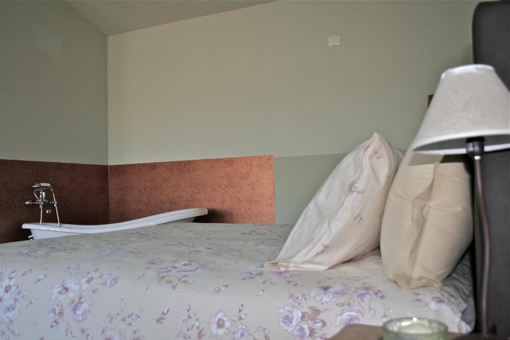 B&B Mario & Mario Trezzo Tinella Room photo